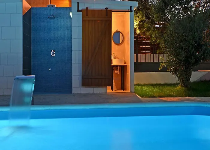 Deluxe Porto Τρογκίρ