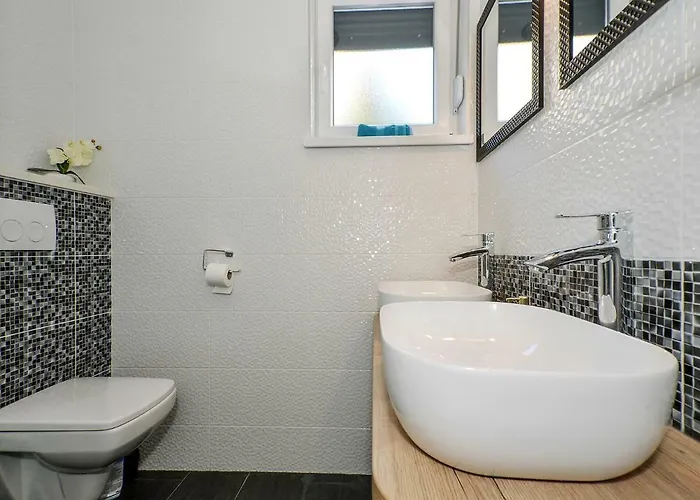 Deluxe Porto Τρογκίρ