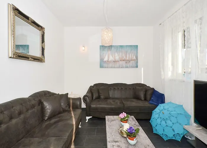 Deluxe Porto * Τρογκίρ